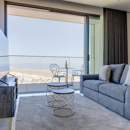 Lavish High-rise Mercury Tower *