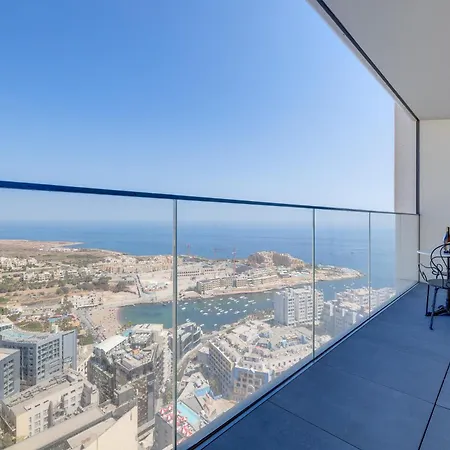 Lavish High-rise Mercury Tower Apartmán