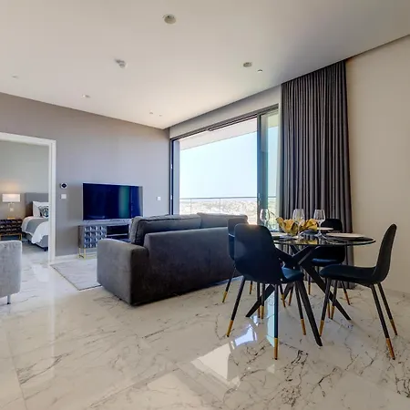 Апартаменты Lavish High-rise Mercury Tower