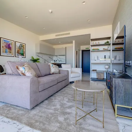 Lavish High-rise Mercury Tower *