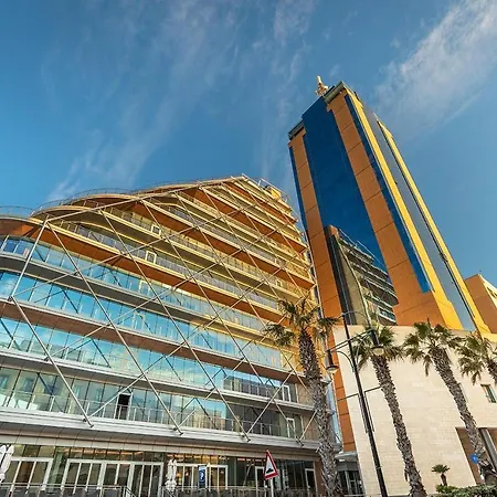 Apartment Lavish High-rise Mercury Tower *
