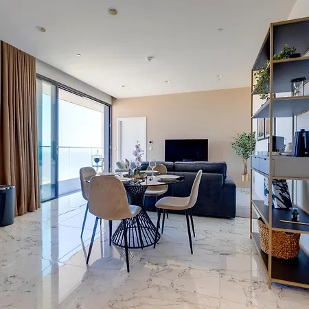 Lavish High-rise Mercury Tower *